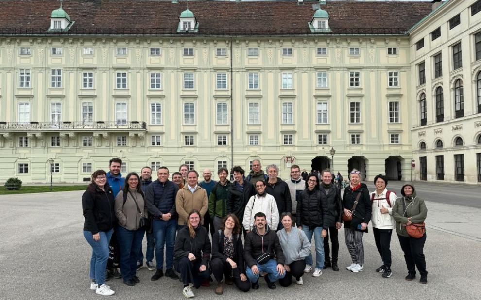 Group picture in front of a building